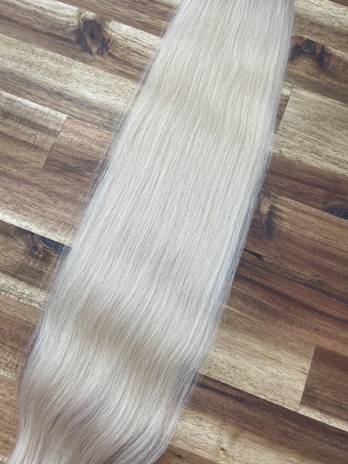 Everly 25"|148 grams Micro Keratin Bonds