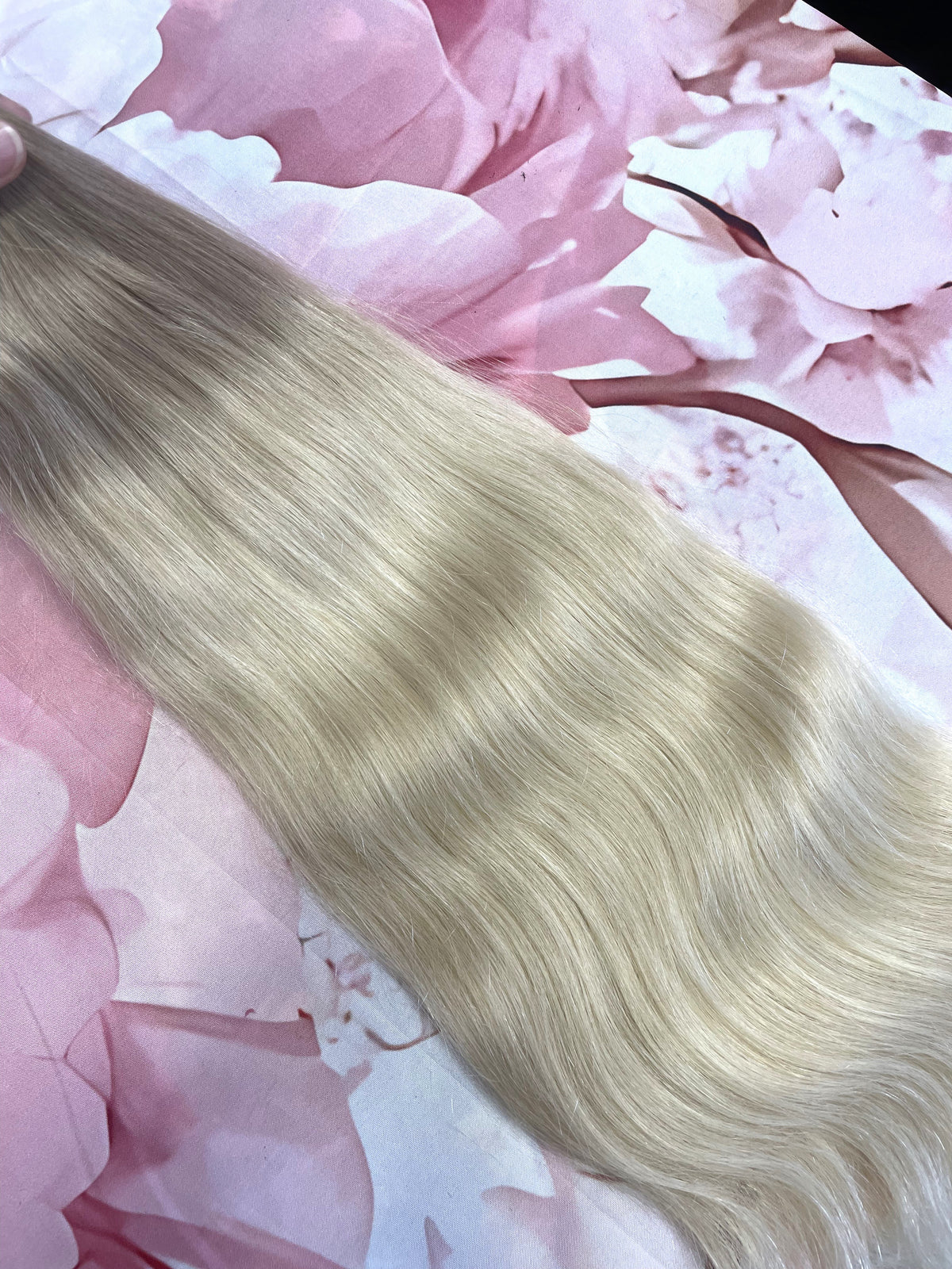 Estelle 19"|139 grams Micro Keratin Bonds