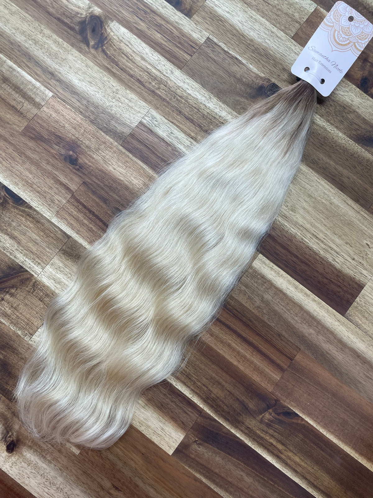 Ella 20"|88 grams Micro Keratin Bonds