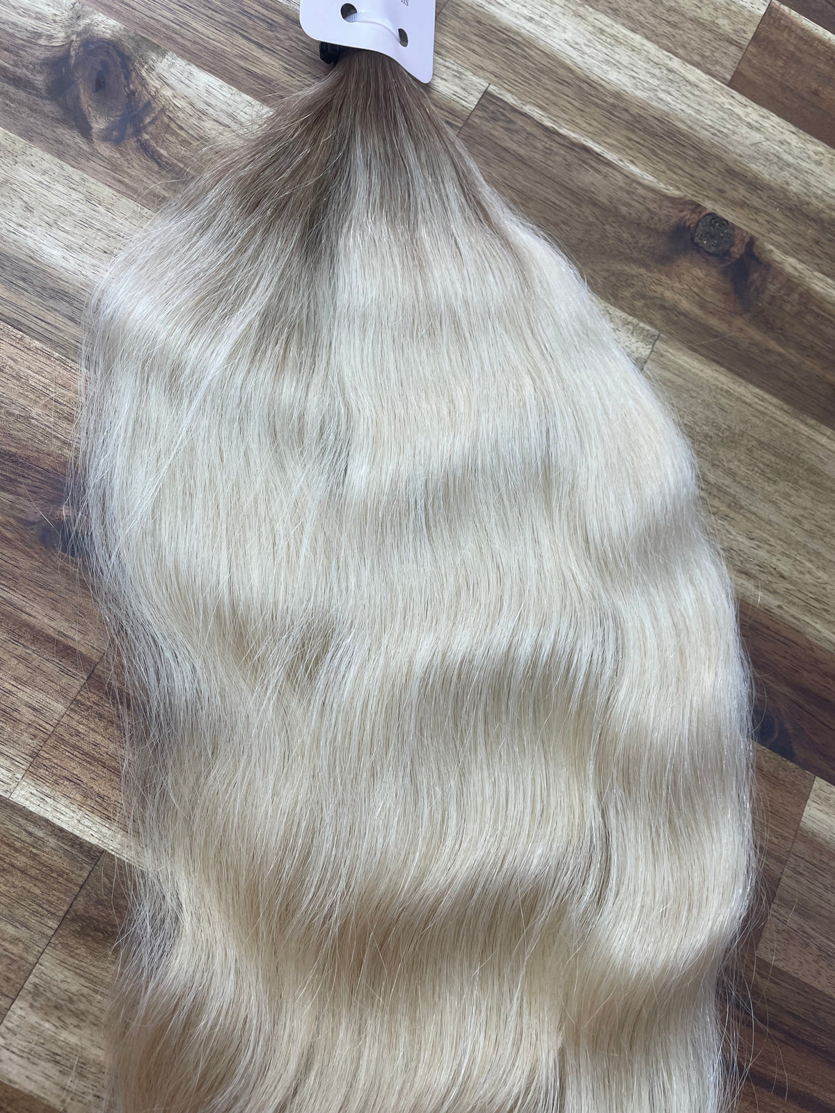 Ella 20"|88 grams Micro Keratin Bonds